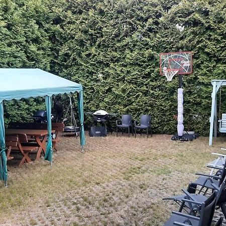 Dom Goscinny Klemens Dębki Exterior foto